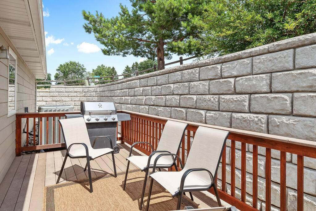 Convenient Townhouse - Near Airport Villa Rapid City Kültér fotó
